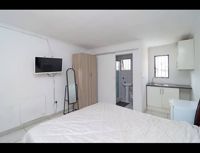 10 BEDROOM HOUSE FOR SALE IN BELLEVUE